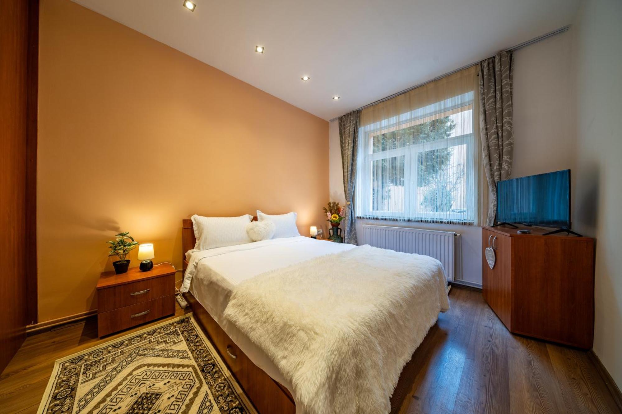 John Residence Apartment Brasov With Parking Option Kültér fotó