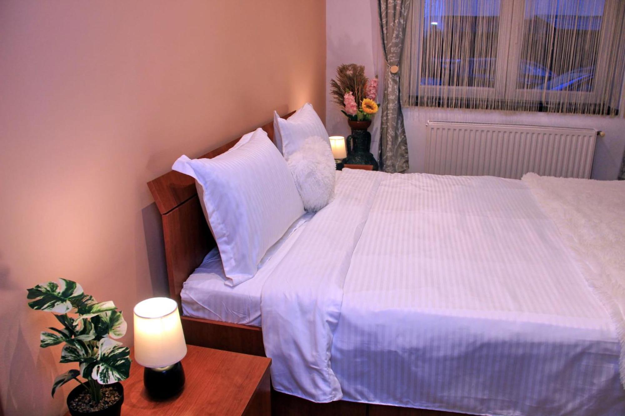 John Residence Apartment Brasov With Parking Option Kültér fotó