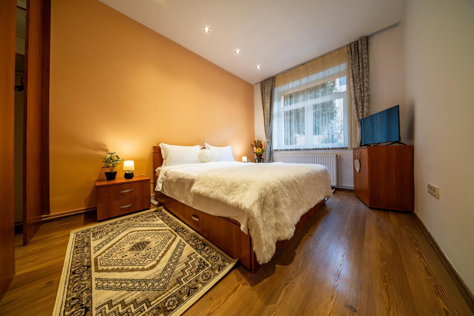 John Residence Apartment Brasov With Parking Option Kültér fotó